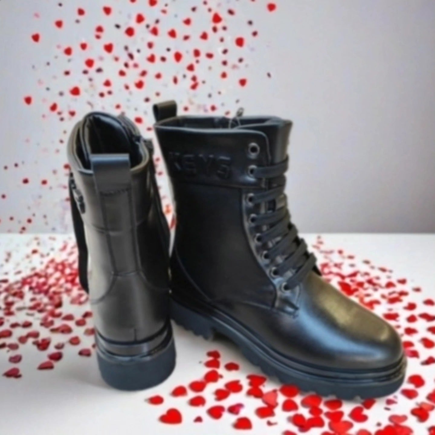 combat boots Keys
