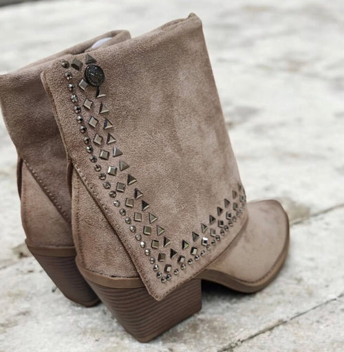 Boots shadow