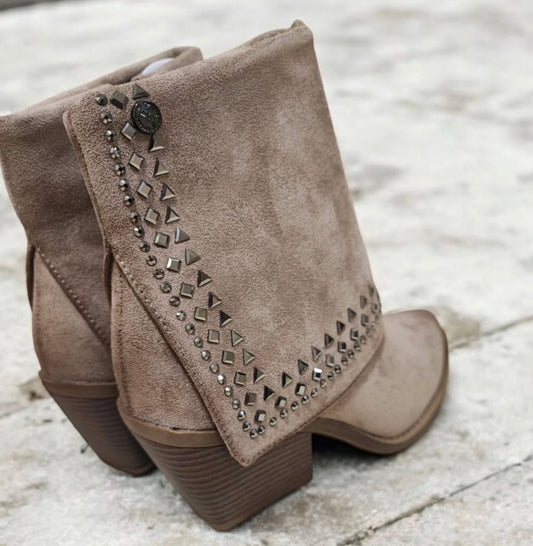 Boots shadow
